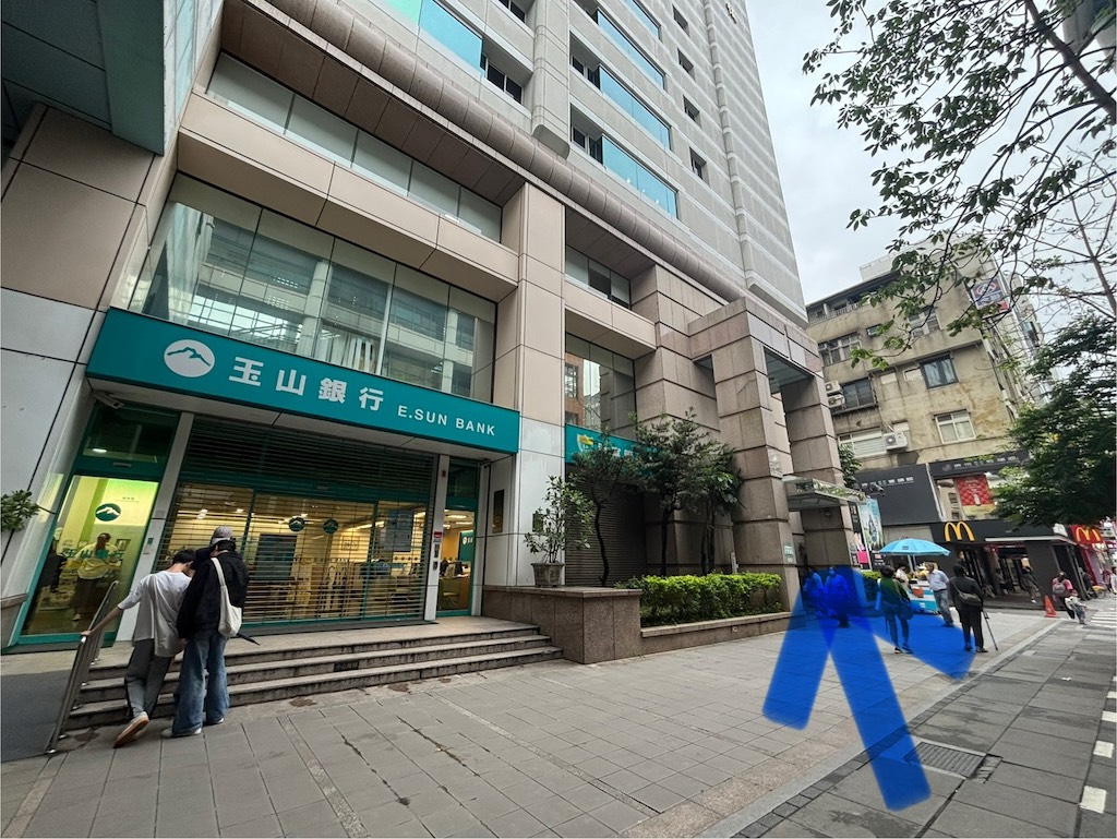 科技大樓站捷運站出口外