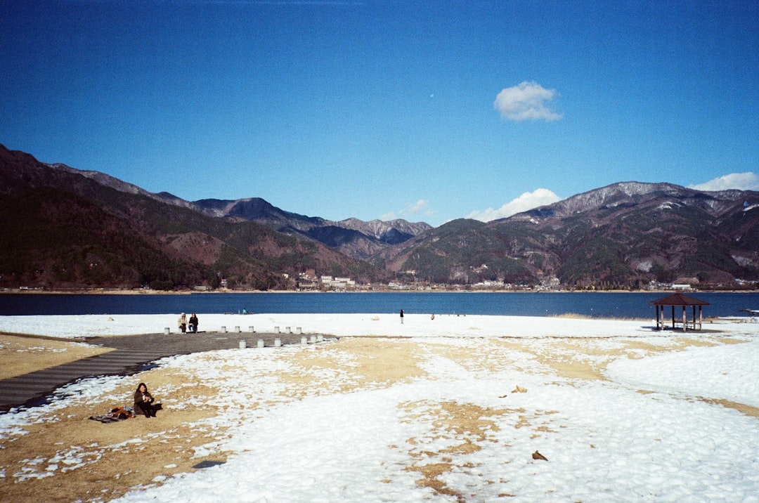 You are currently viewing 釧路／阿寒湖 — 濕原觀鳥與阿伊努文化相遇：釧路濕原國立公園觀鳥、丹頂鶴保護區觀察、阿寒湖畔溫泉與阿伊努工藝館文化體驗