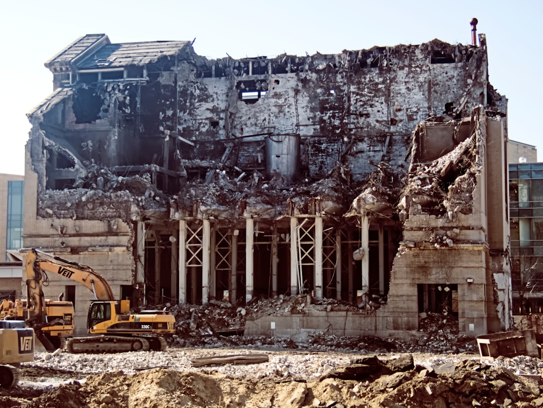 You are currently viewing 拆除費用怎麼算?報價單內幕與省錢技巧公開