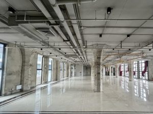 Read more about the article 商業空間拆除與清潔整合：從舊店變新店的幕後工程