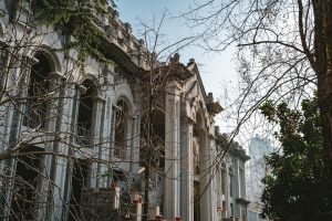 Read more about the article 拆除裝潢快速施工真的能不吵鄰居嗎？