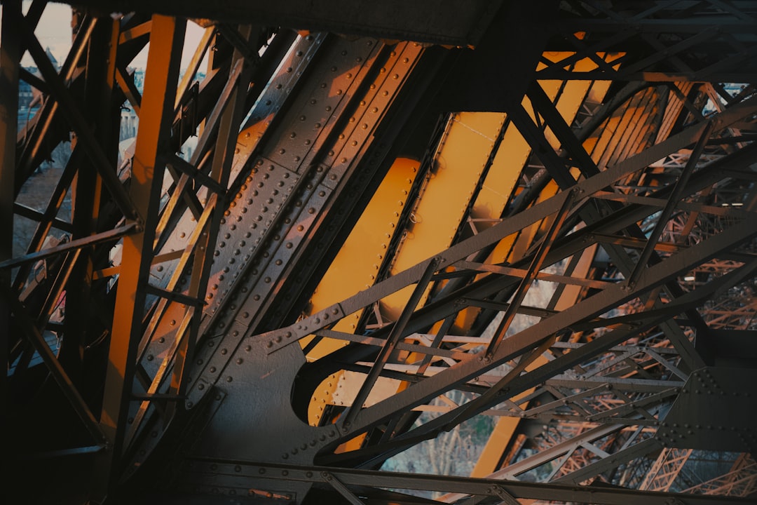 You are currently viewing 廠房火災後清潔重建實錄:專業團隊如何搶救廢棄現場